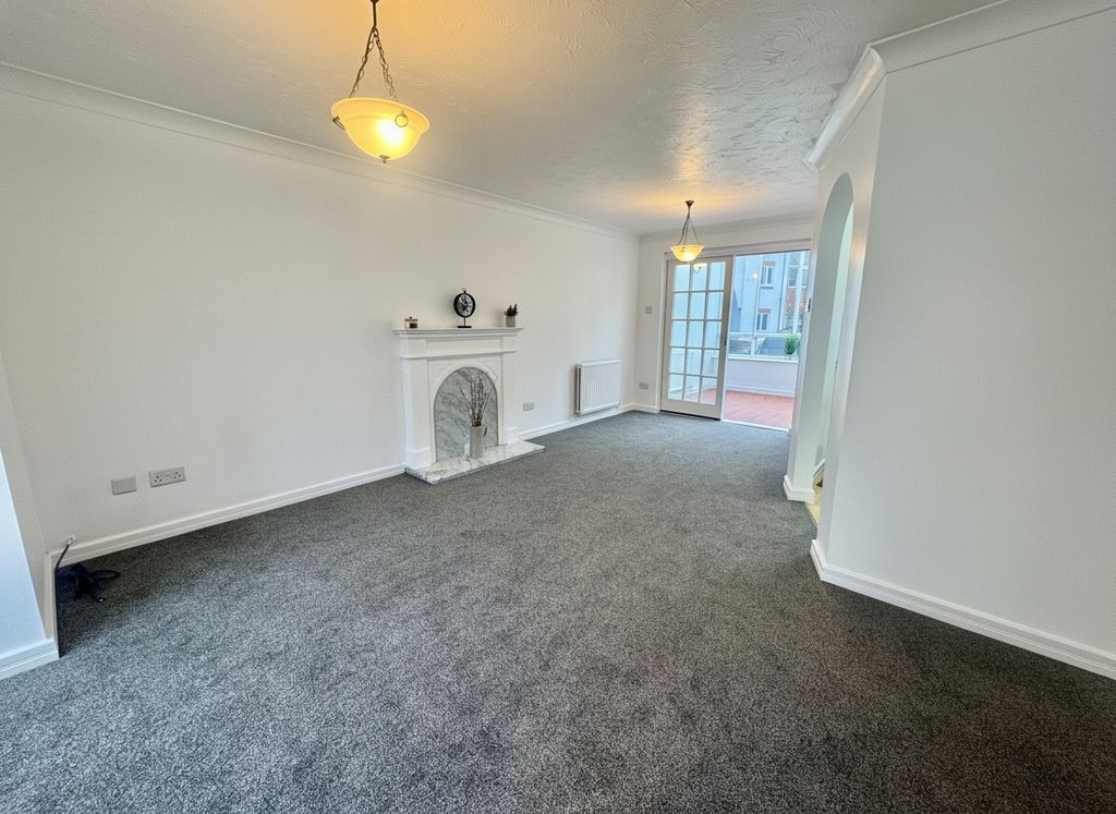 Property photo 2 of 14 4711302