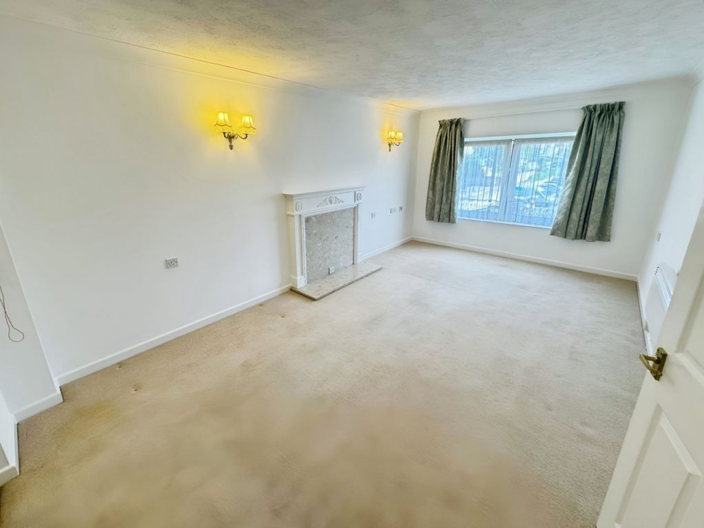 Property photo 3 of 10 Pbox-Bedroom-321483.Jpg