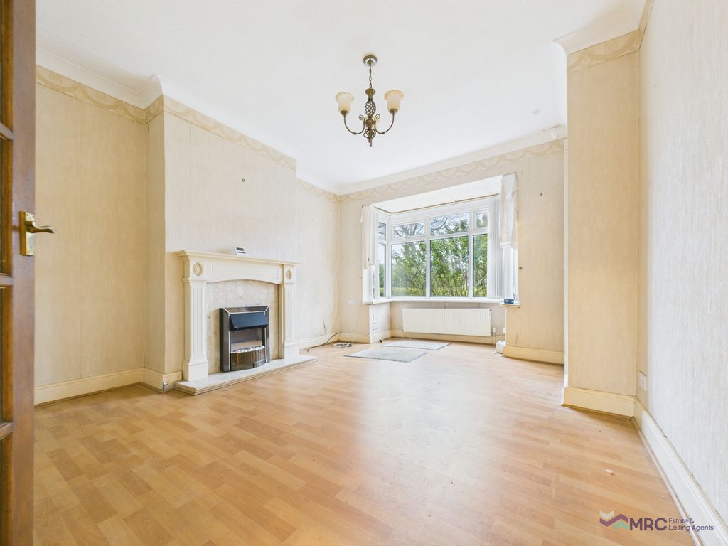 Property photo 2 of 11 Gallery