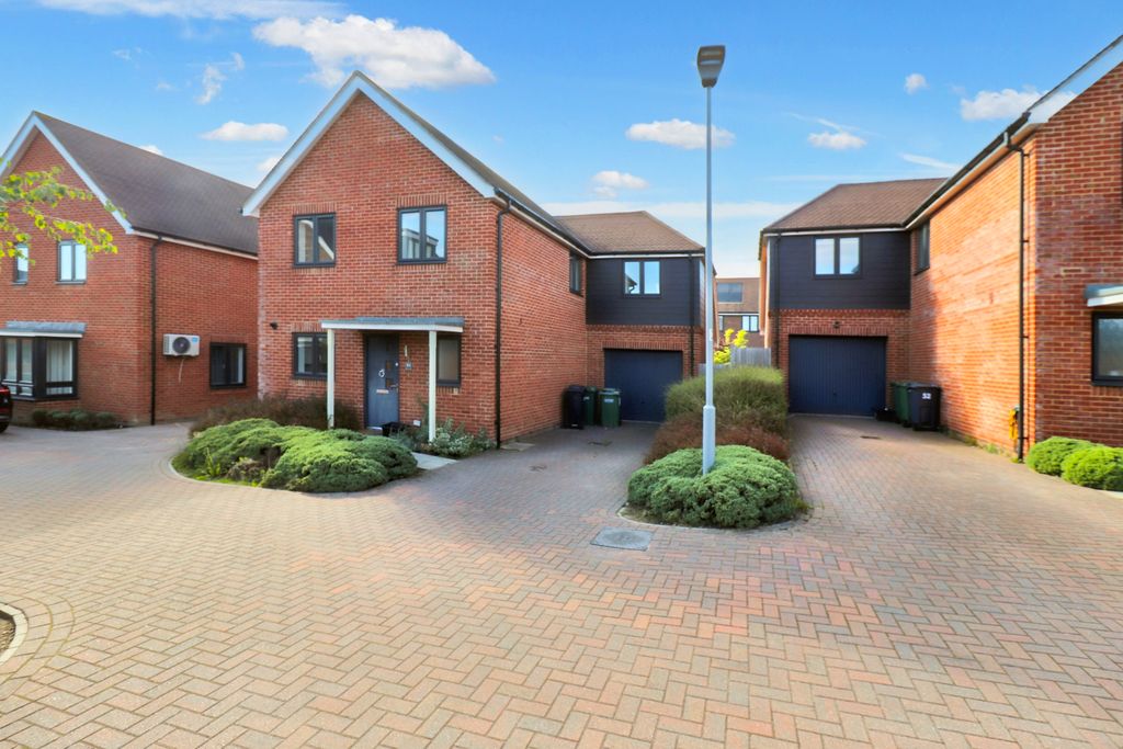 Property photo 2 of 13 Catland 1