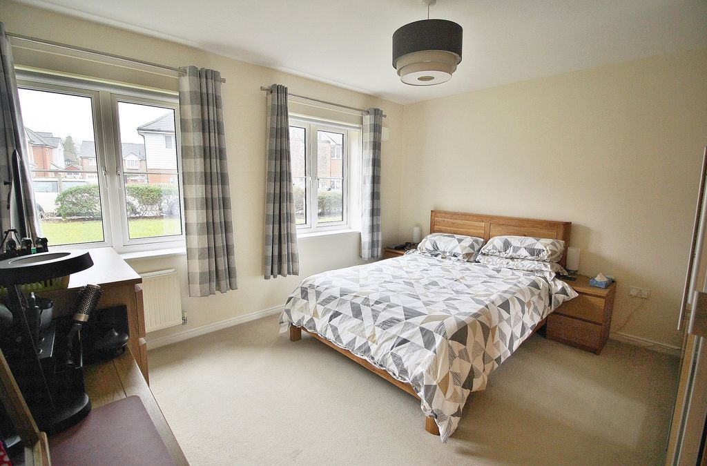 Property photo 3 of 12