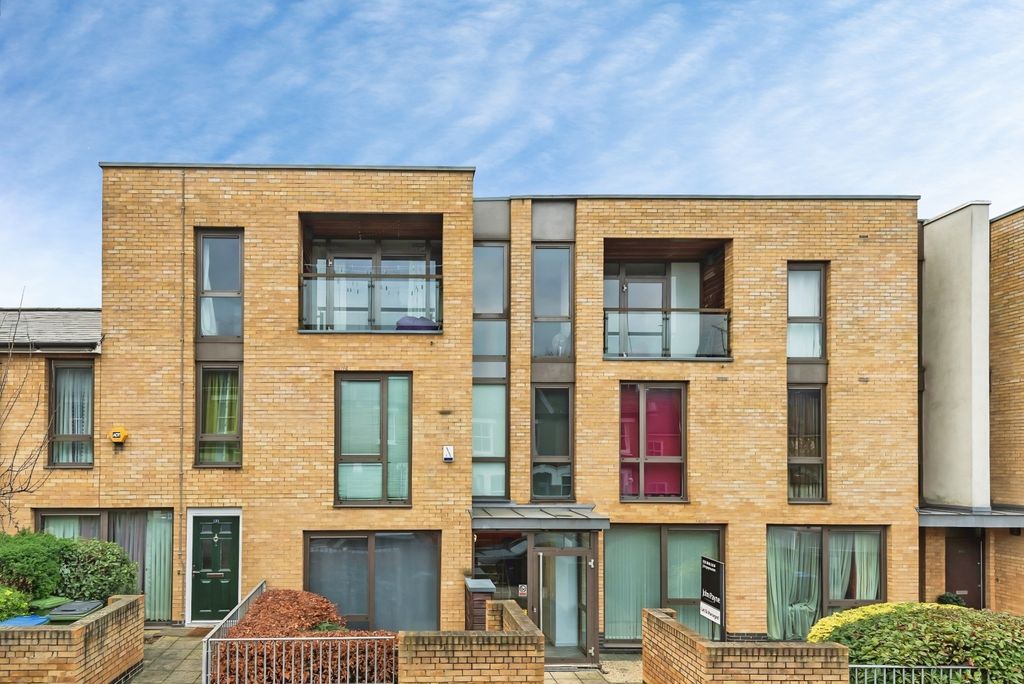 Property photo 1 of 9 External