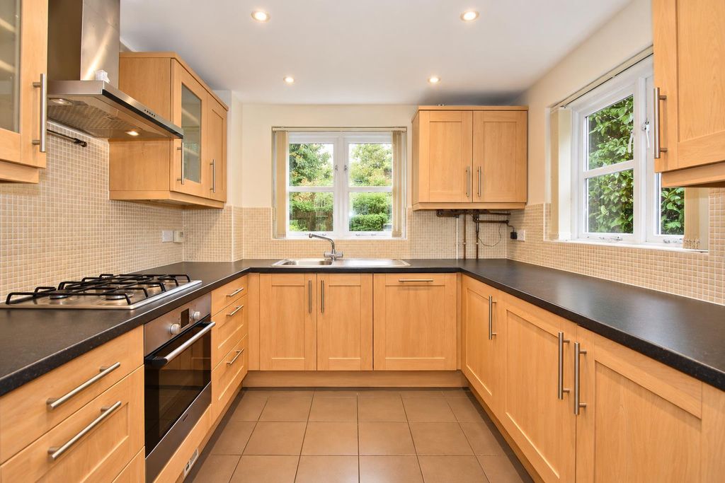 Property photo 3 of 14 Bright Modern U-Shaped Kitchen With Garden Views.P