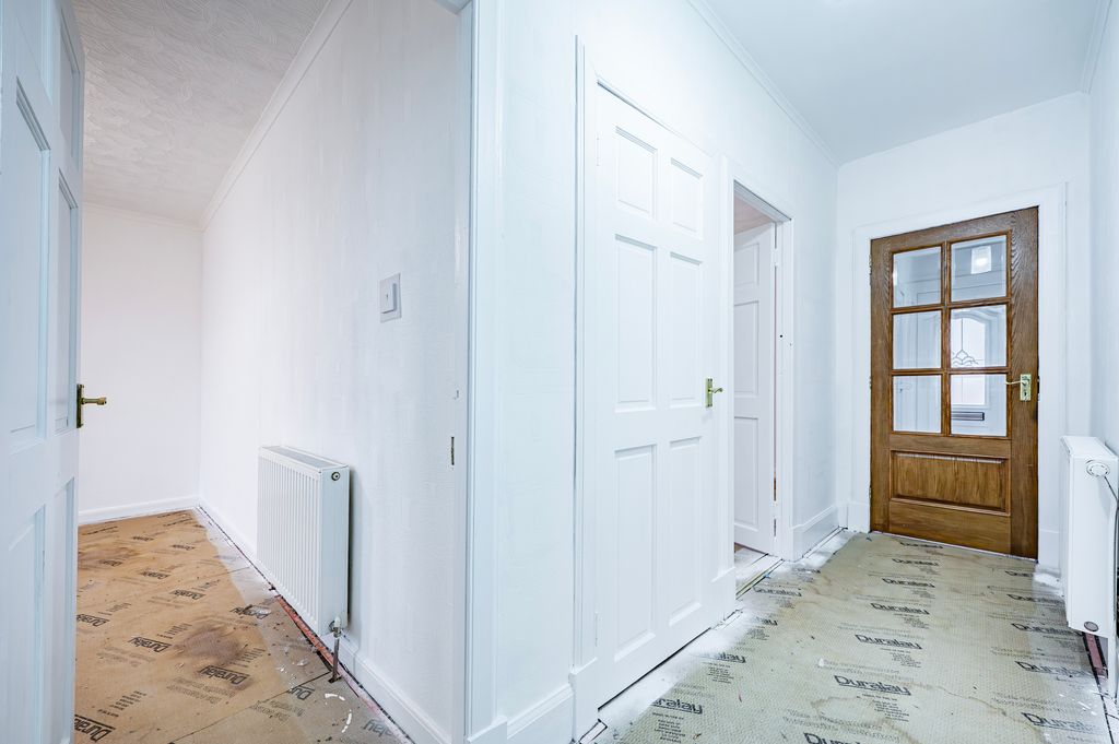 Property photo 2 of 26