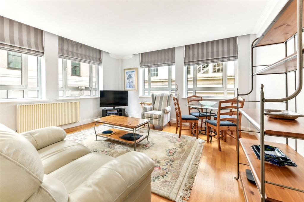 Property photo 1 of 11 Little Adelphi
