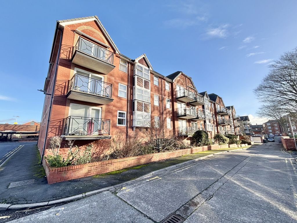 Property photo 1 of 17