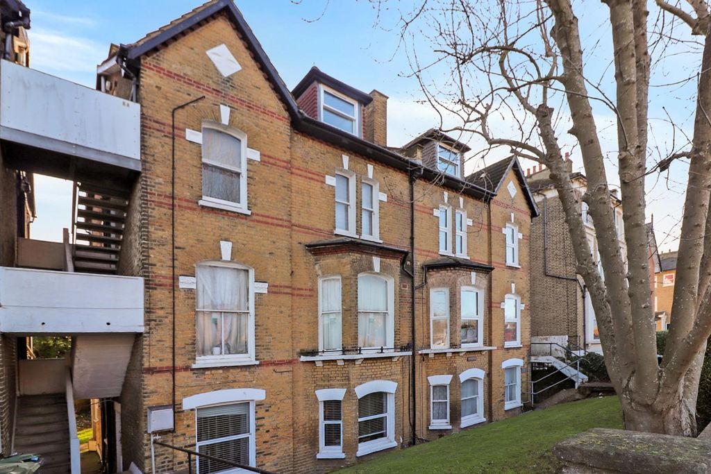 Property photo 2 of 18 01-c260Img_6133.Jpg