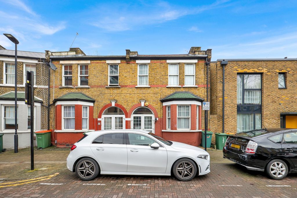 Property photo 1 of 23