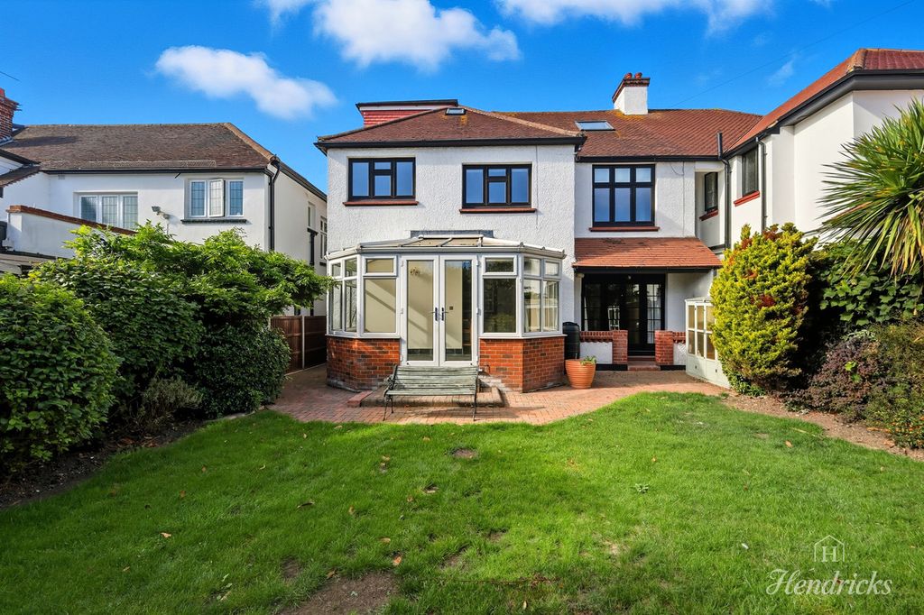 Property photo 1 of 43