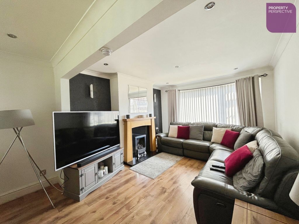 Property photo 3 of 19 Pbox-Img.Jpg