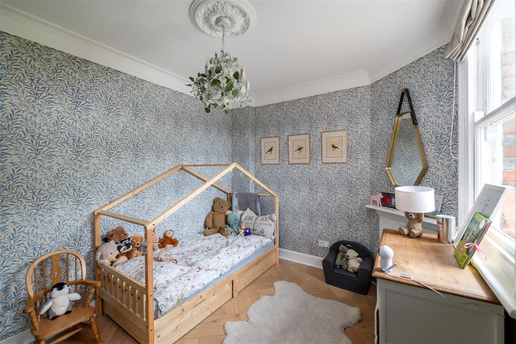 Additional image 12 of 3 bed flat for saleFelcourt Road, Felcourt RH19