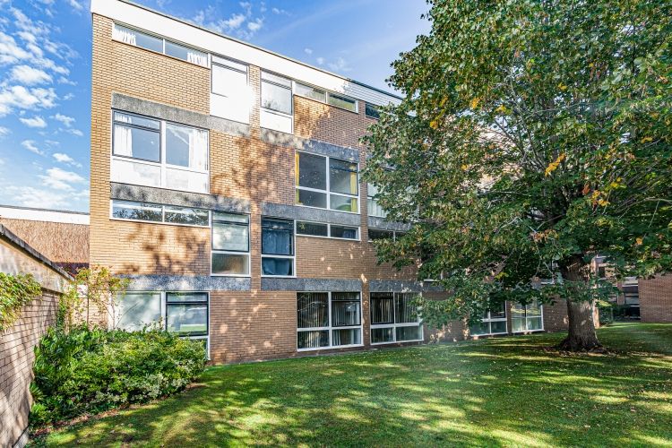 Property photo 2 of 9 305820