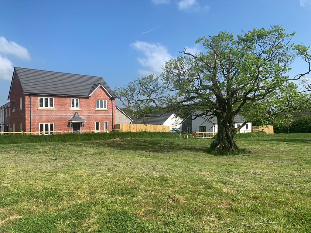Property photo 1 of 12 External Pos