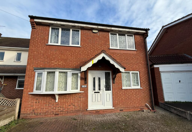 Property photo 2 of 11 Front