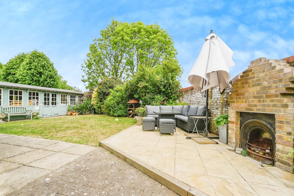 Property photo 3 of 18