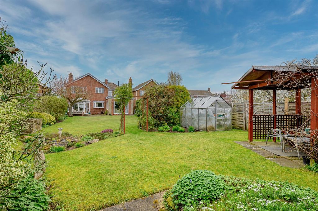 Property photo 2 of 19 External