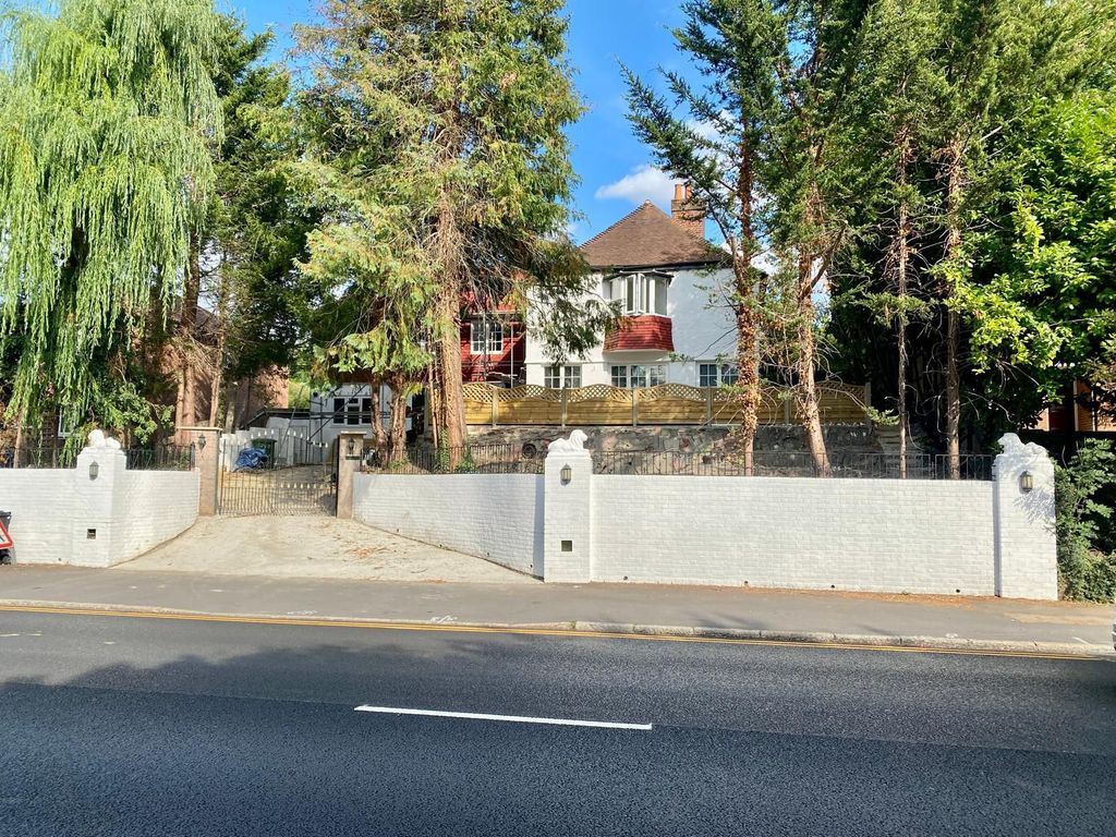Property photo 1 of 22