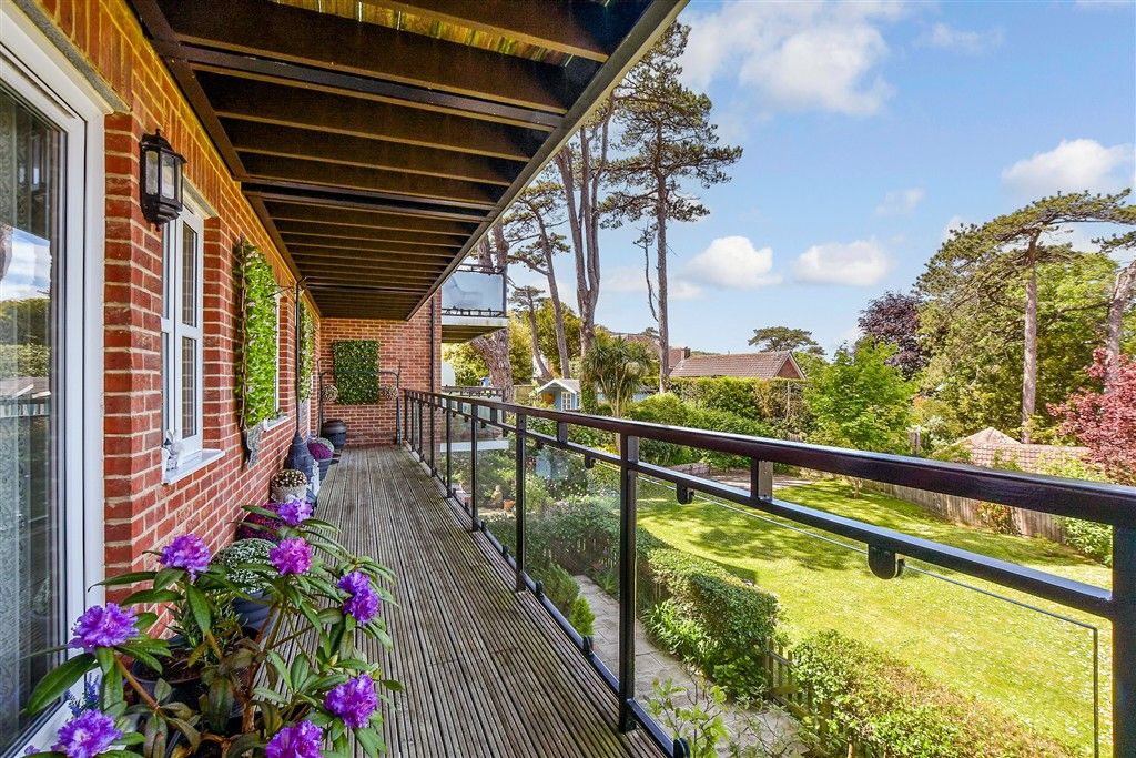 Property photo 3 of 3 Balcony / Terrace