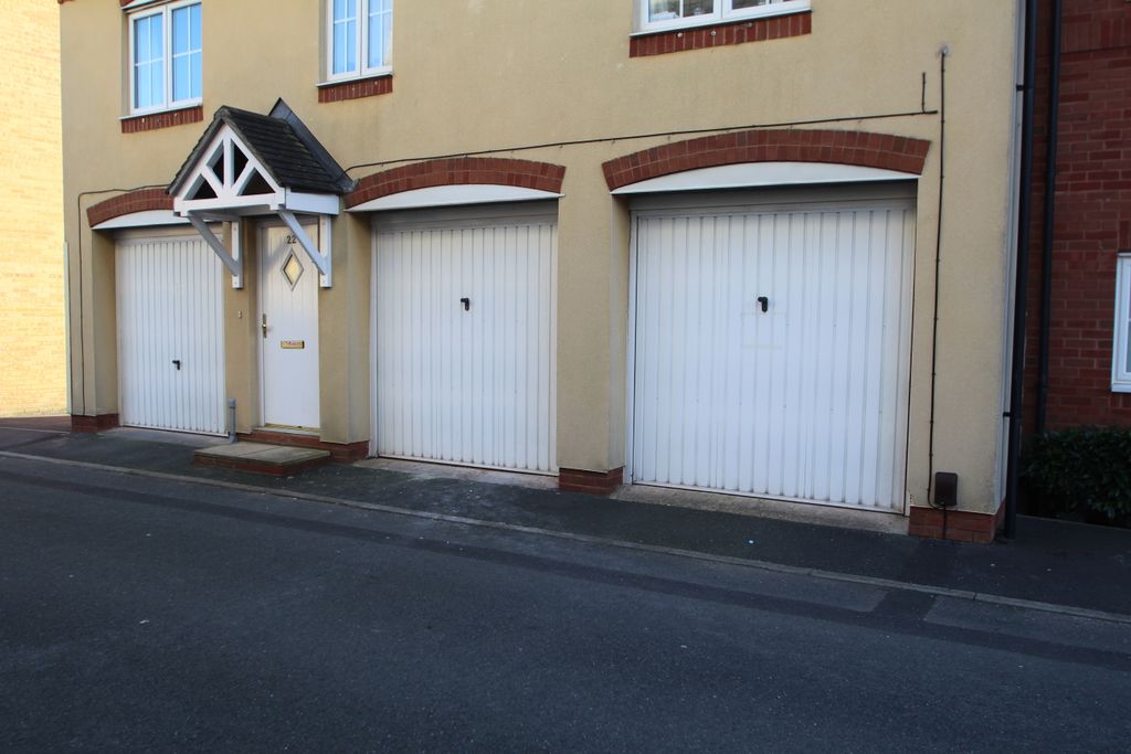 Property photo 1 of 2