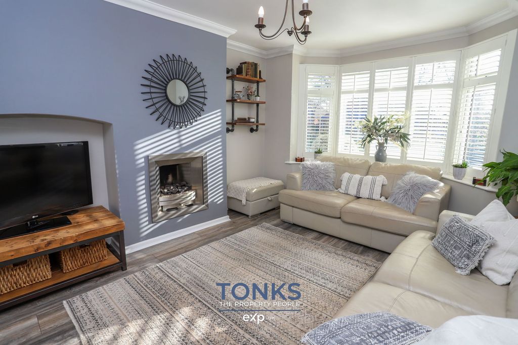 Property photo 3 of 20