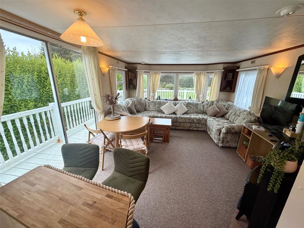 Property photo 2 of 11 Picture No. 21