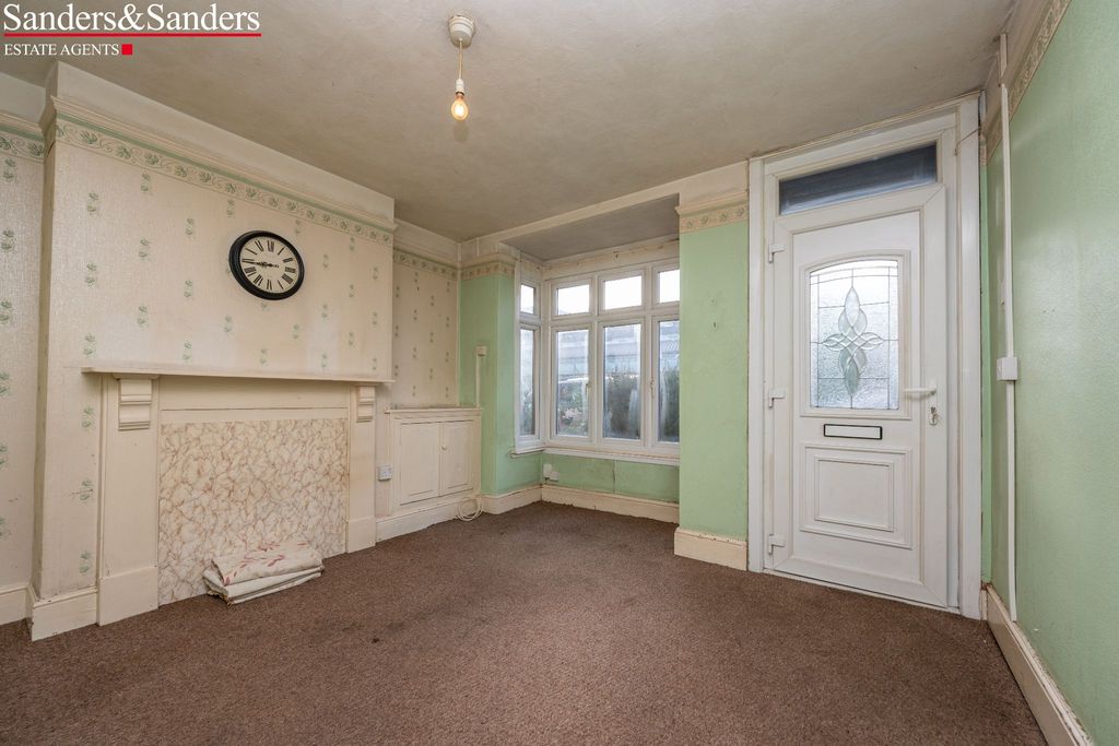 Property photo 2 of 19 Photograph 2