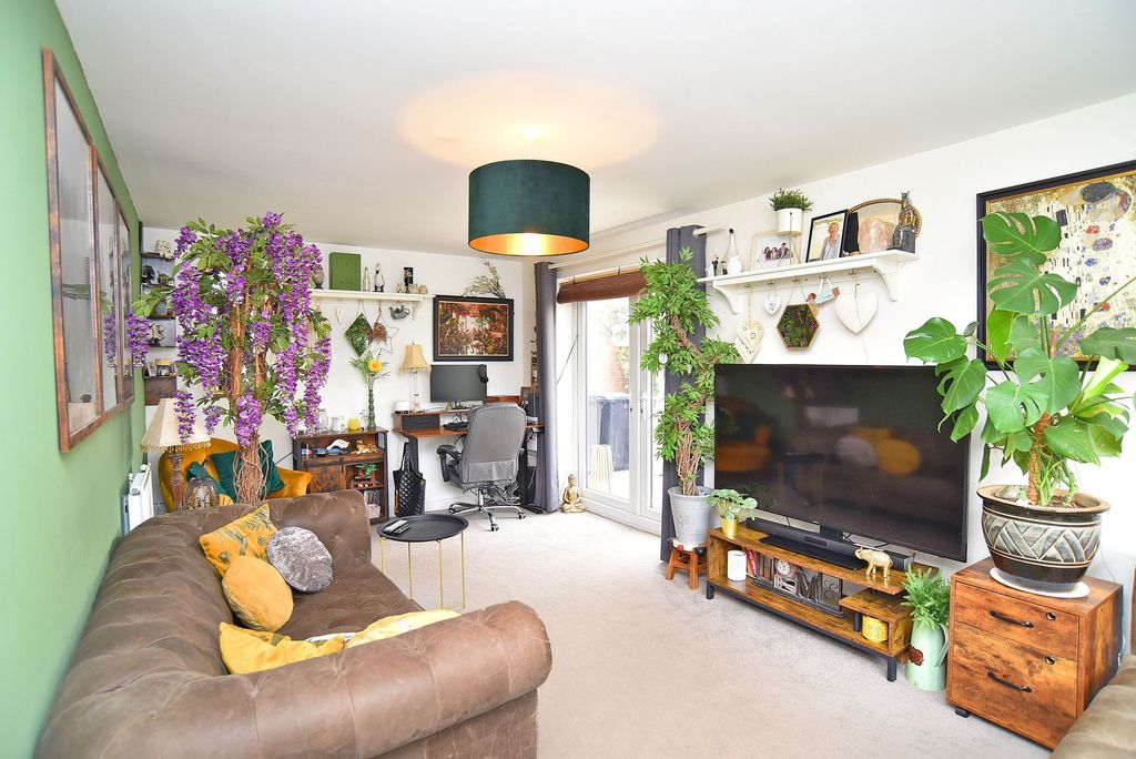 Property photo 3 of 23