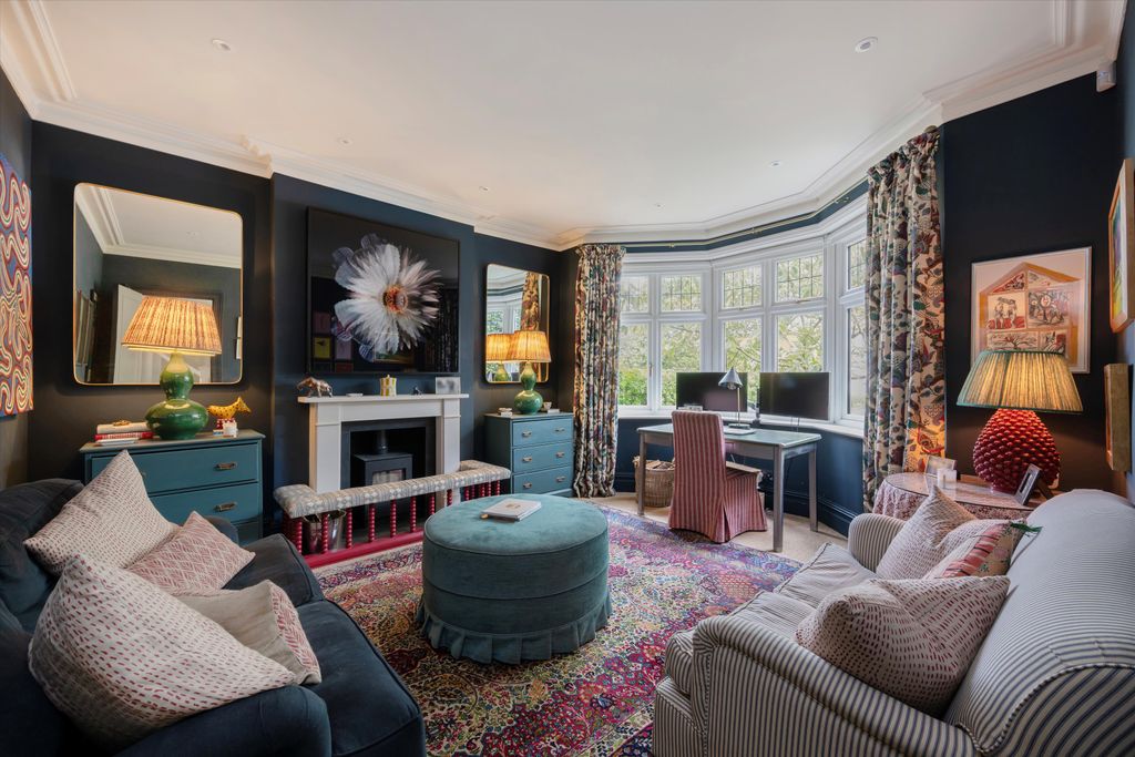 Property photo 3 of 21 Image