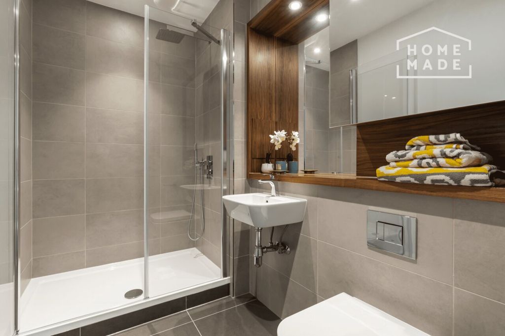 Property photo 3 of 20 934F00Cf4818891120F266F2E4c3