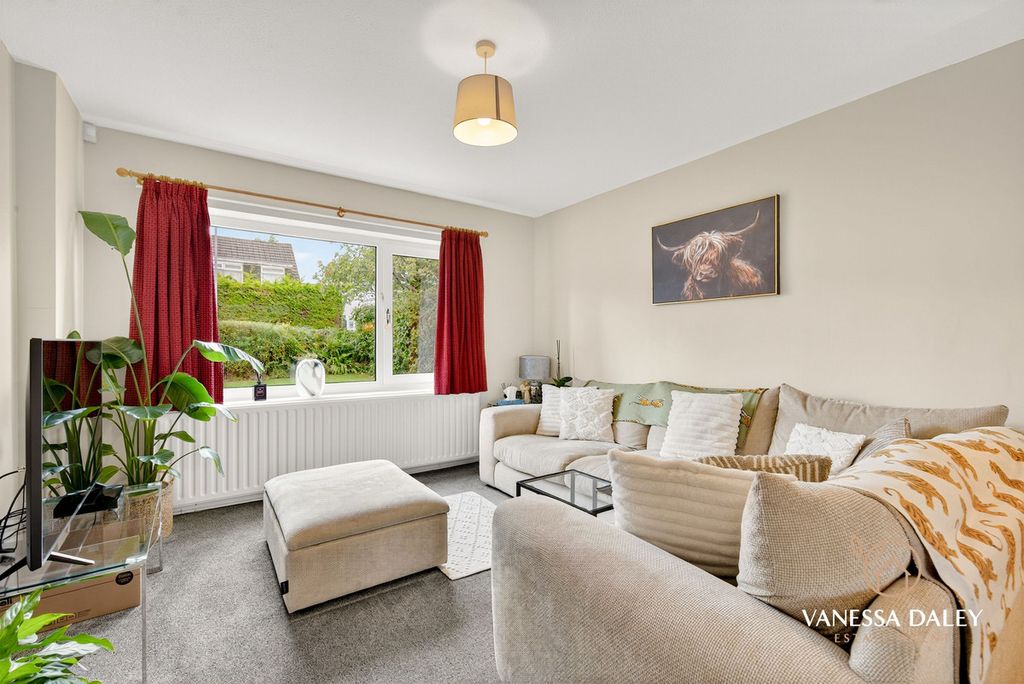 Property photo 2 of 33