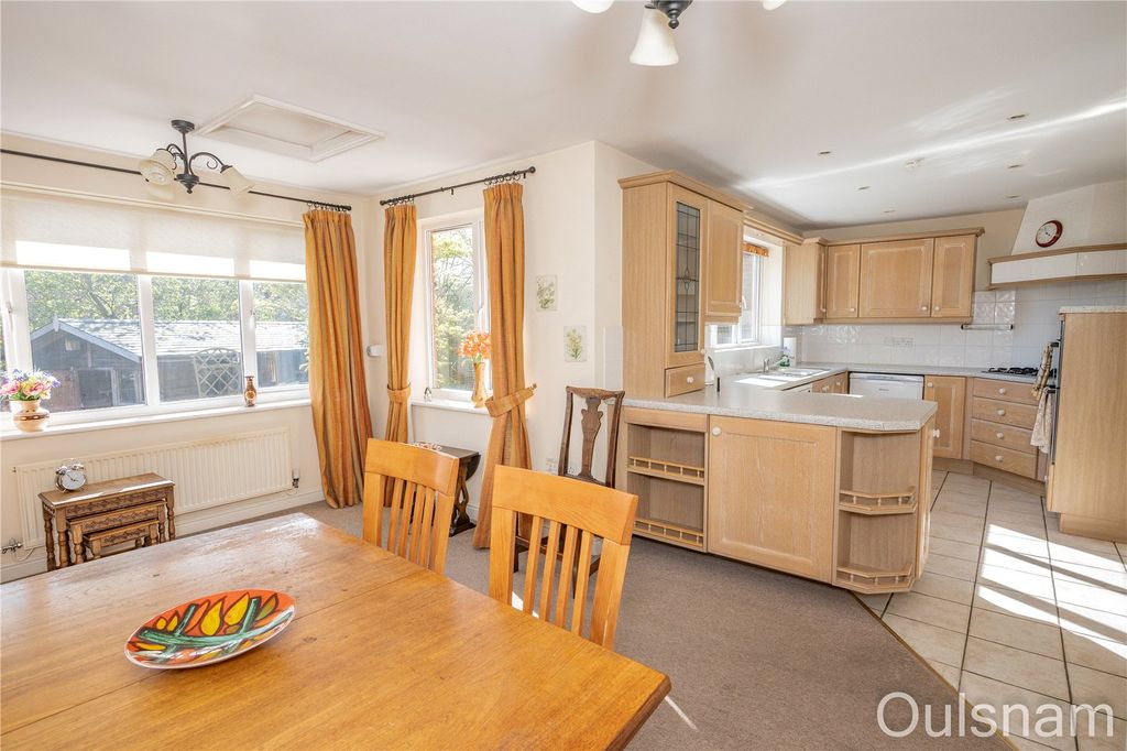 Property photo 2 of 32 Picture No. 27