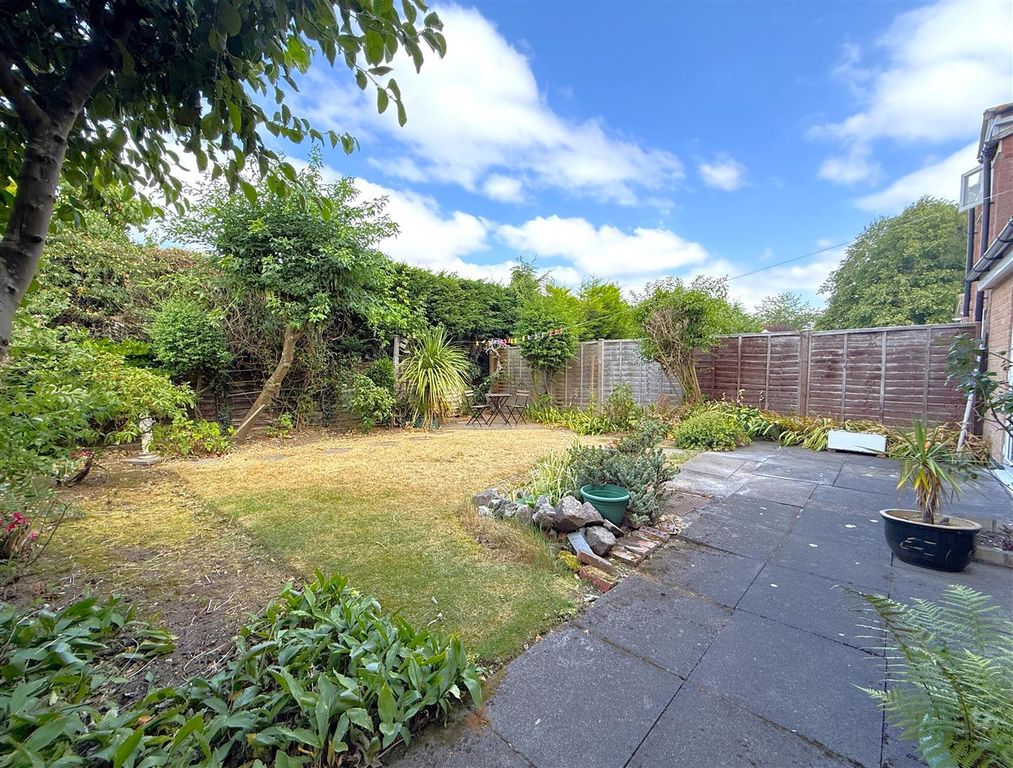Property photo 2 of 26 Garden B.Jpg