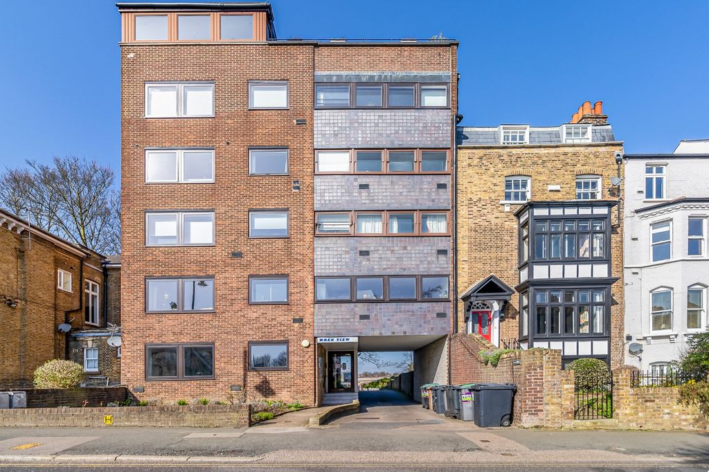 Property photo 2 of 22 Picture No. 19