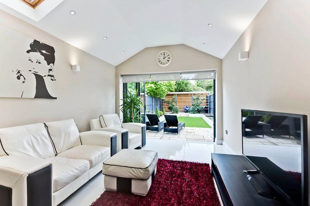 Property photo 3 of 6 4