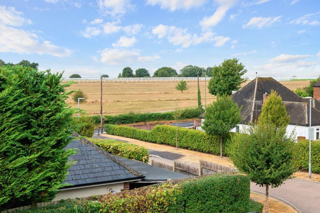 Property photo 2 of 24 Azor Close