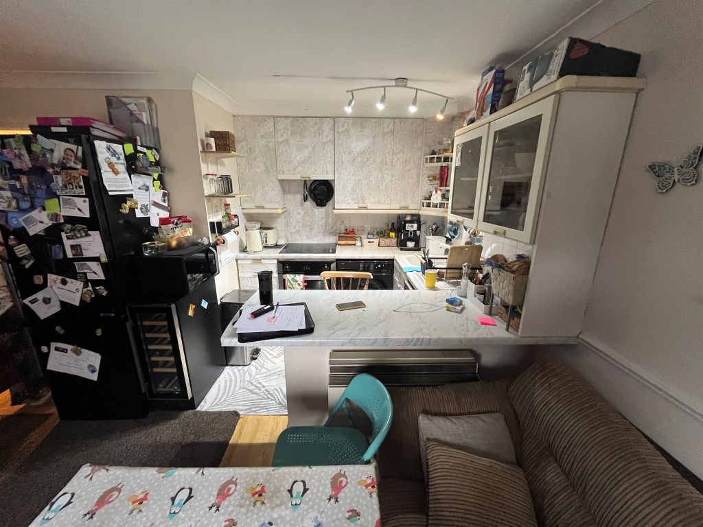 Property photo 3 of 11