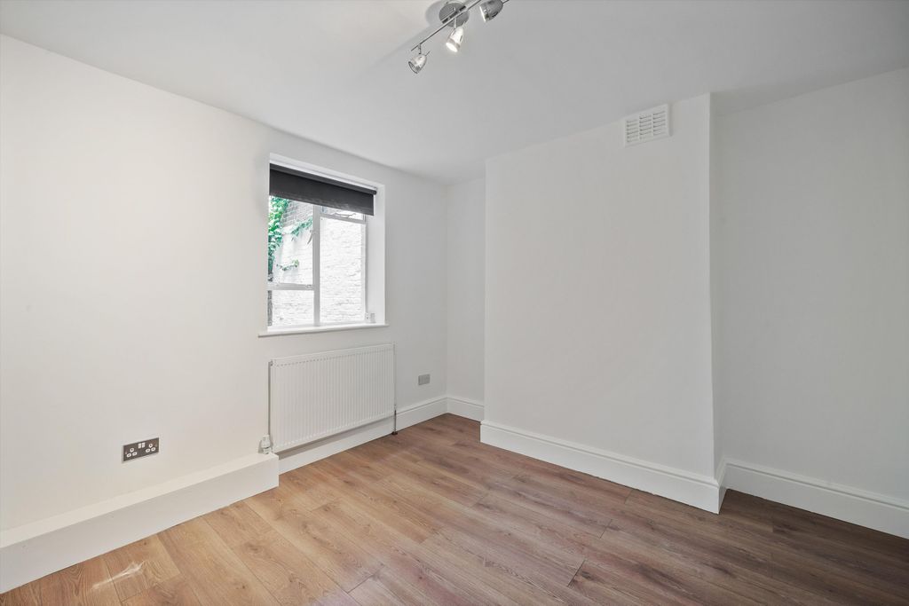 Property photo 2 of 10 Image