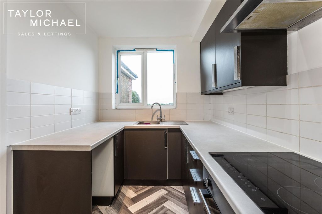 Property photo 1 of 16 Kitchen