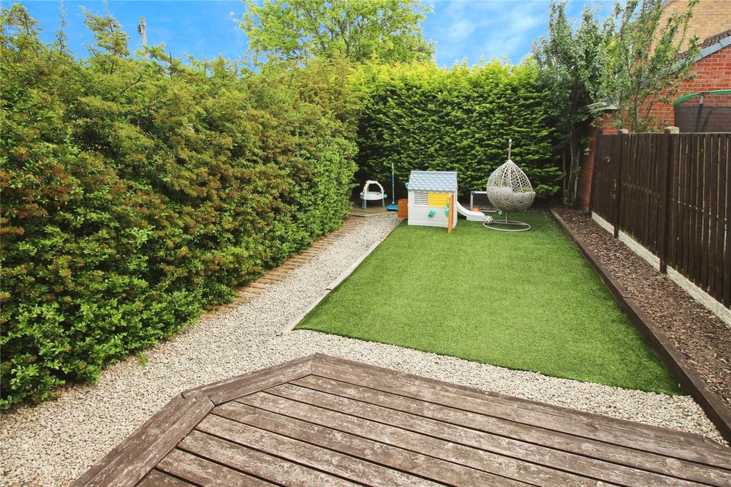 Property photo 3 of 11 Gardens