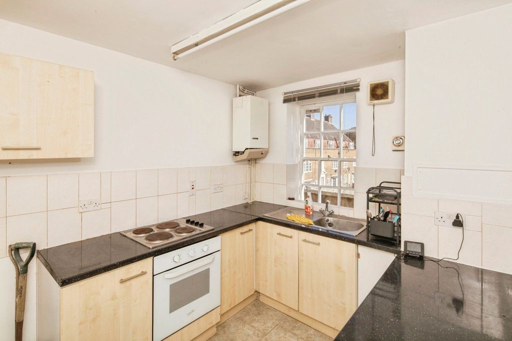 Property photo 3 of 17 Photo