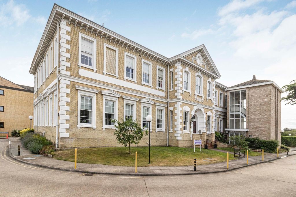 Property photo 1 of 11