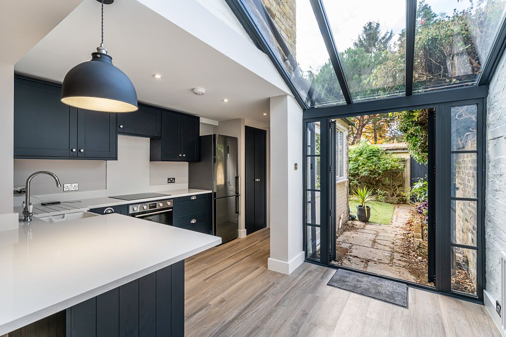 Property photo 3 of 34