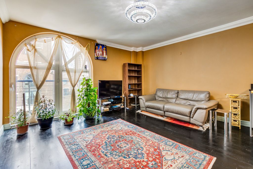 Property photo 2 of 8