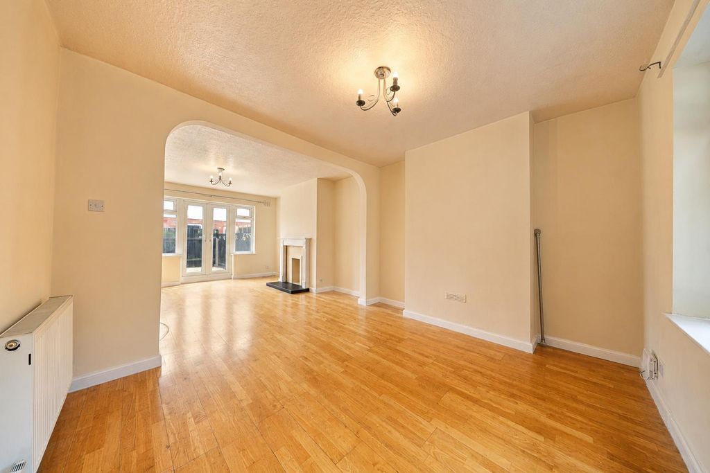 Property photo 2 of 22