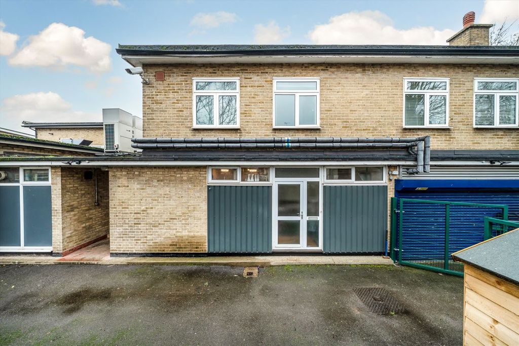 Property photo 1 of 5