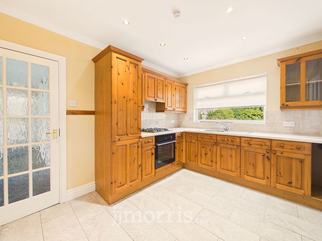 Property photo 3 of 28