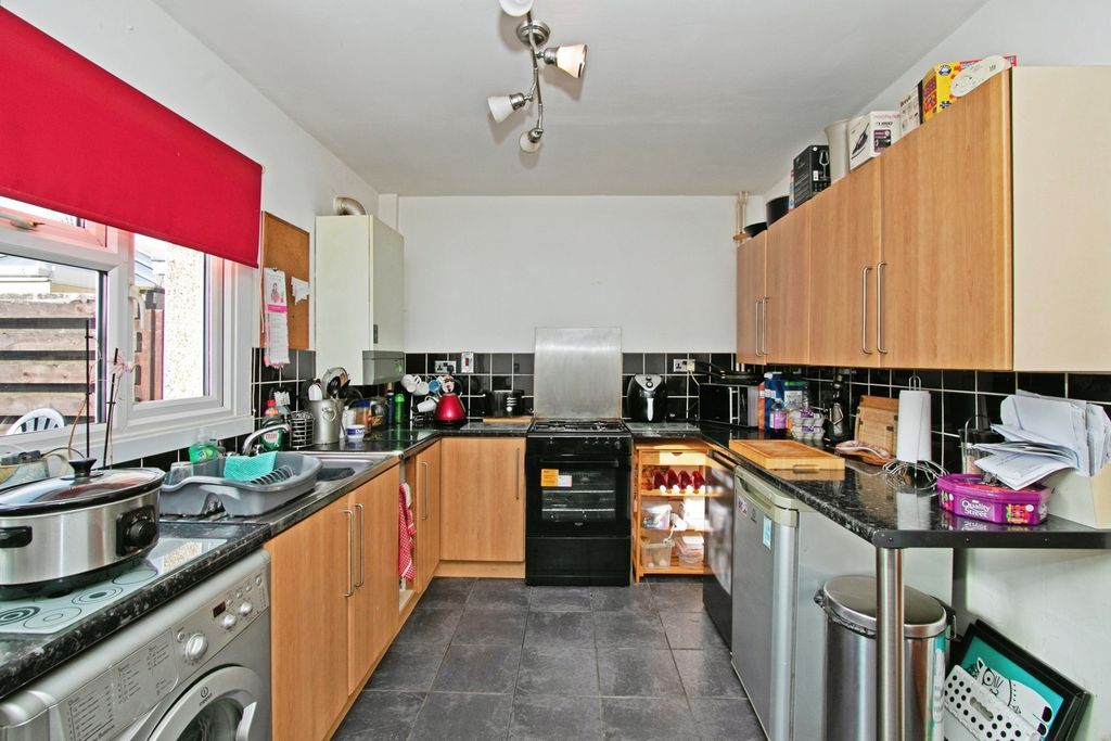 Property photo 3 of 17 Photo