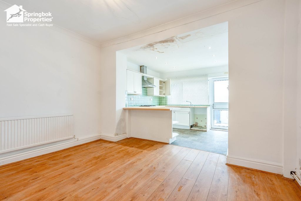 Property photo 3 of 19 3