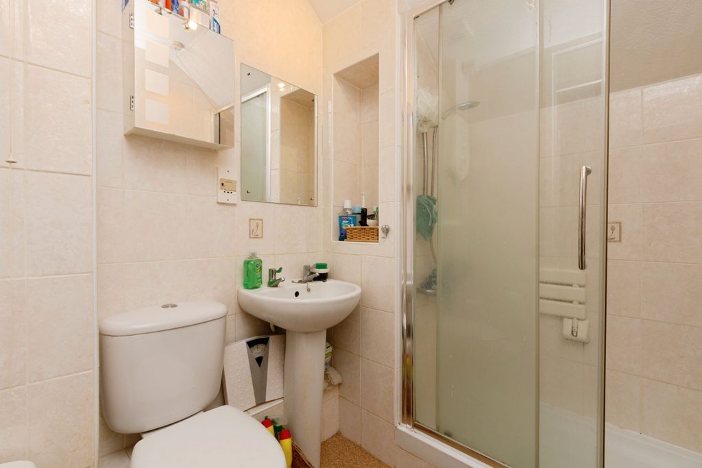 Property photo 1 of 10 Shower Room