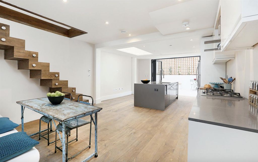 Property photo 1 of 19